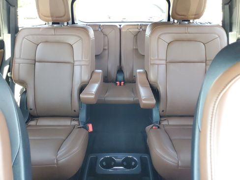 Certified 2023 Lincoln Aviator Reserve w/ Equipment Group 201A AWD/4WD image 19