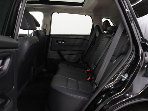 Used 2024 Nissan Rogue SV w/ SV Premium Package image 17