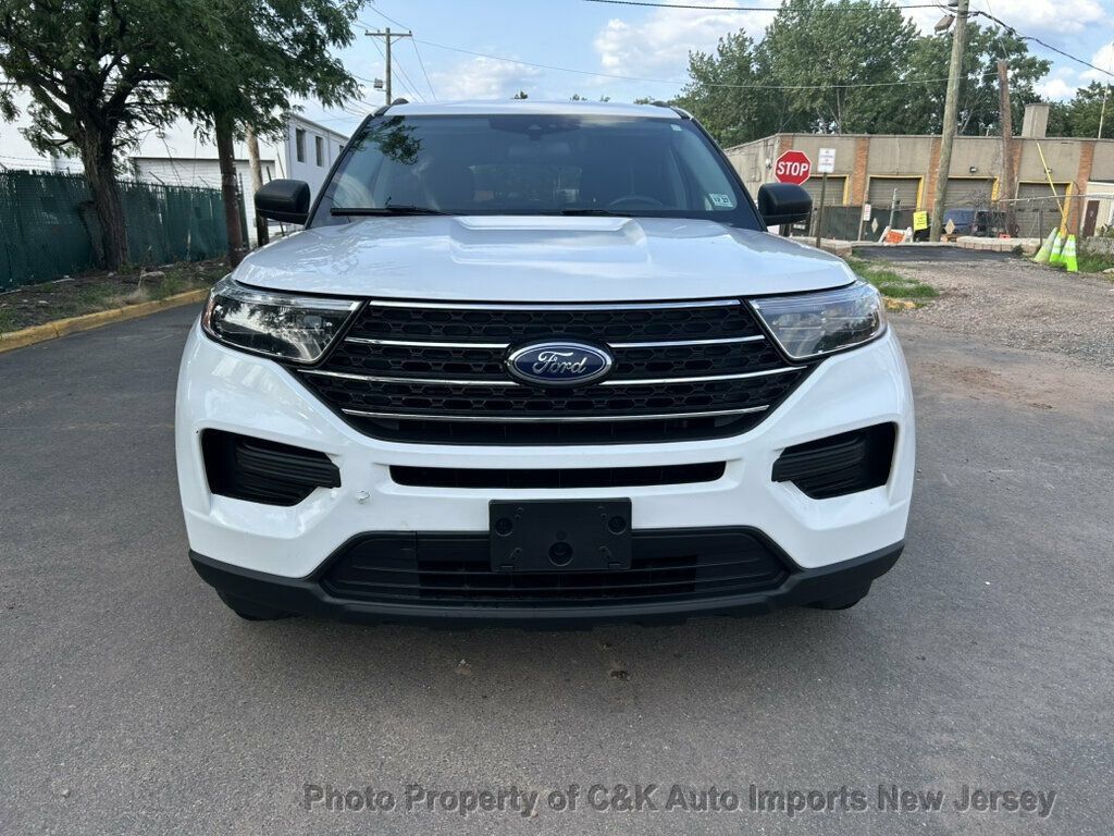 Used 2022 Ford Explorer XLT AWD/4WD image 3