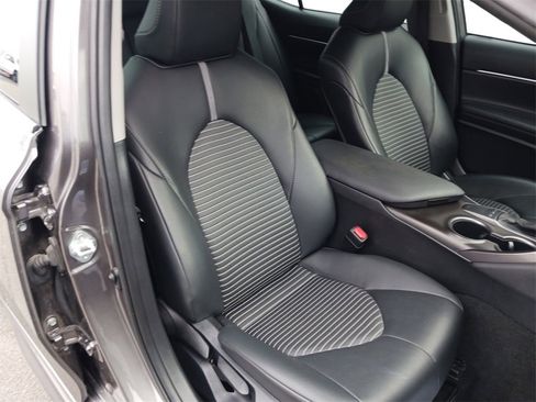 Used 2023 Toyota Camry SE image 26