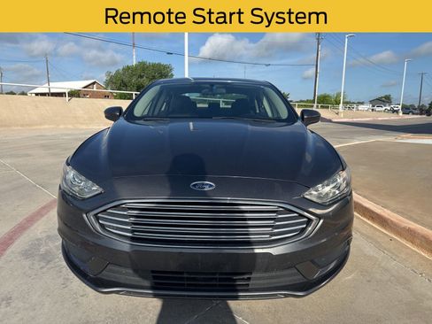 Used 2018 Ford Fusion SE w/ Fusion SE Technology Package image 8