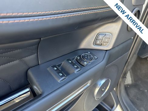 Used 2023 Ford Expedition Platinum AWD/4WD image 19