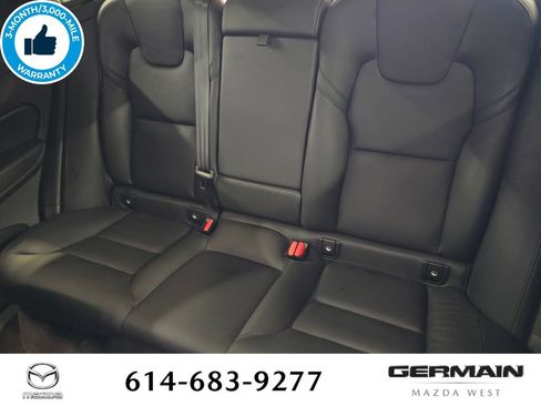 Used 2023 Volvo XC60 B5 Plus image 19