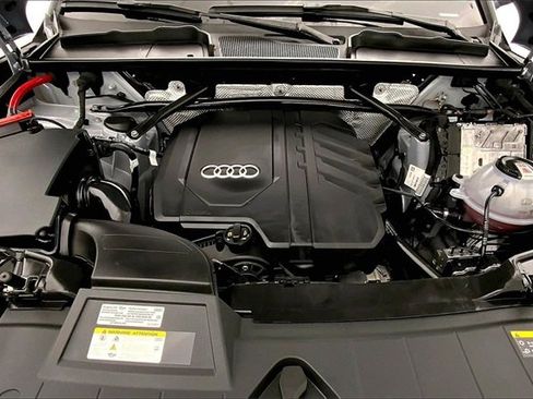 Certified 2025 Audi Q5 2.0T Premium Plus image 10