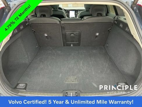 Certified 2025 Volvo V60 B5 Cross Country Plus image 31
