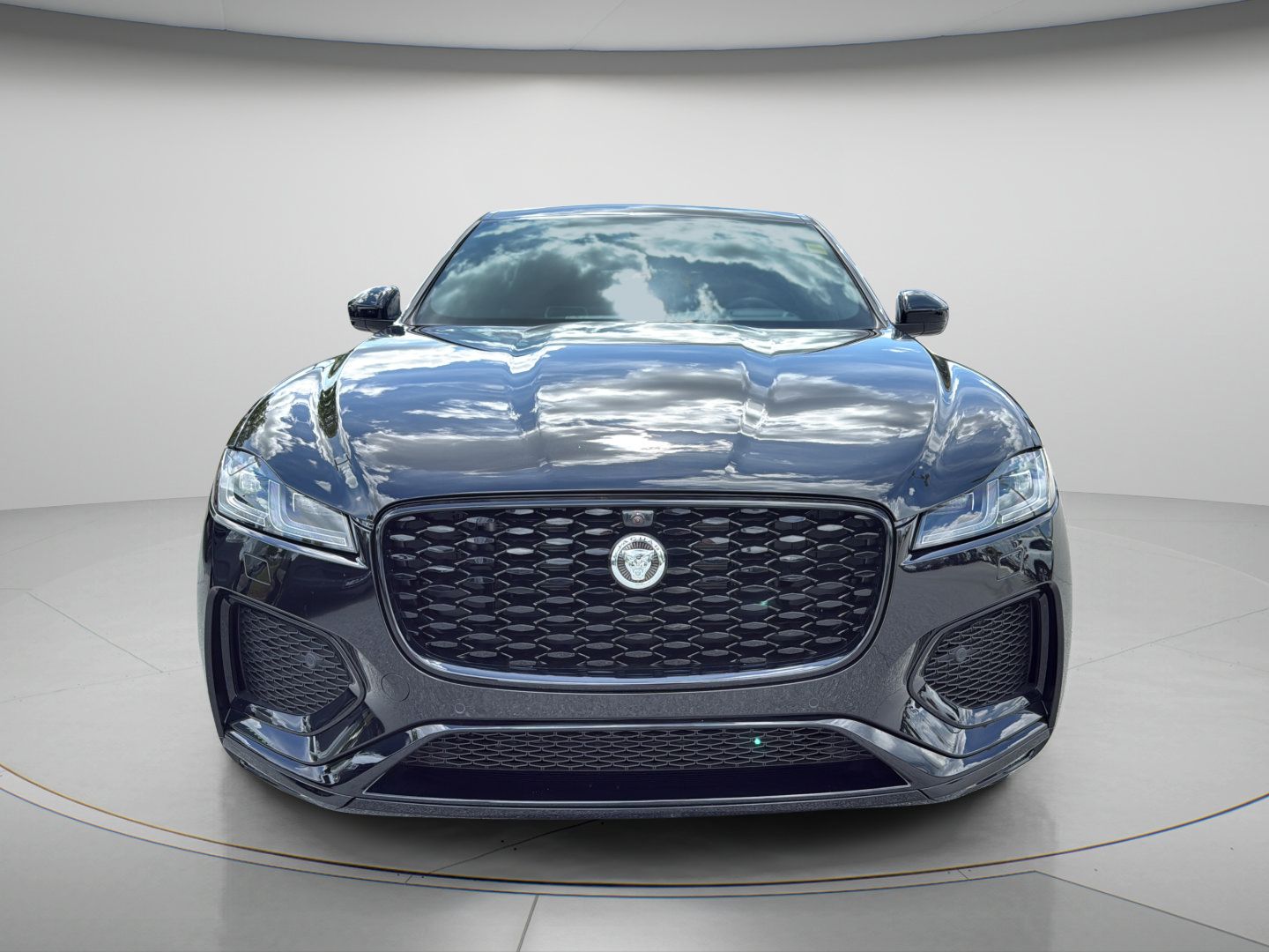 Used 2026 Jaguar F-PACE R-Dynamic S AWD/4WD image 8