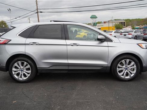Used 2020 Ford Edge Titanium w/ Equipment Group 301A image 8