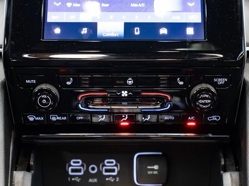 New 2025 Jeep Grand Cherokee 4WD image 13