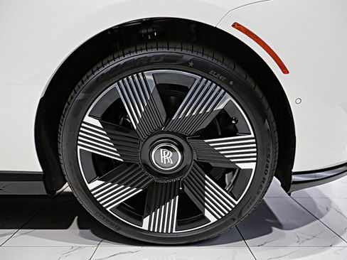 Used 2026 Rolls-Royce Spectre AWD/4WD image 44