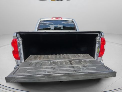 Used 2017 Toyota Tundra SR5 w/ SR5 Upgrade Package AWD/4WD image 10