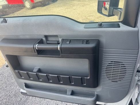 Used 2015 Ford F550 XL w/ Power Equipment Group image 19