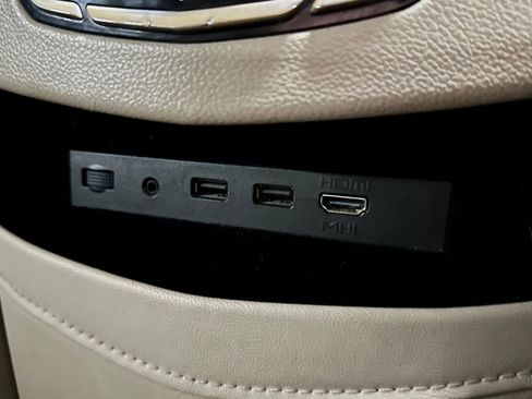 Used 2019 Cadillac Escalade Premium Luxury image 23