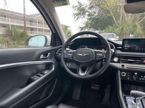 Used 2025 Genesis G70 2.5T image 34