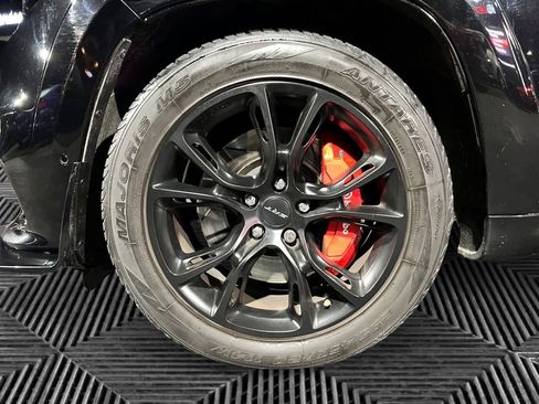 Used 2017 Jeep Grand Cherokee SRT image 12