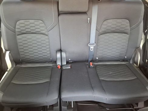 Used 2024 Nissan Pathfinder S FWD image 18