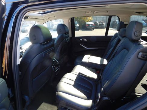 Used 2022 BMW X7 xDrive40i w/ Premium Package image 15
