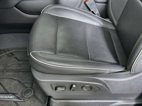 Used 2025 Chevrolet Tahoe Premier AWD/4WD image 20