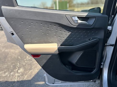 Used 2020 Ford Escape SEL image 36