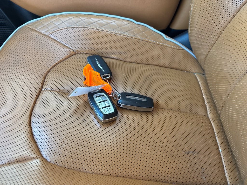 Used 2022 Chrysler Pacifica Pinnacle FWD image 10