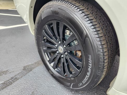 Used 2019 Nissan Armada Platinum AWD/4WD image 42
