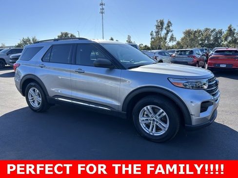 Used 2022 Ford Explorer XLT image 1