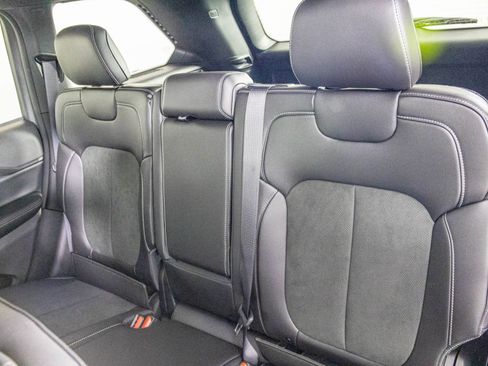 New 2025 Jeep Grand Cherokee Altitude image 33