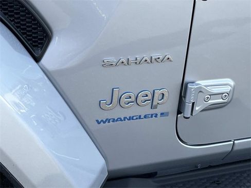 Used 2023 Jeep Wrangler Unlimited Sahara w/ Cold Weather Group image 10