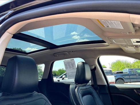 Used 2023 Lincoln Corsair AWD w/ Equipment Group 101A image 22