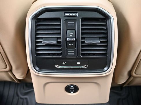 Certified 2026 Porsche Macan S AWD/4WD image 8
