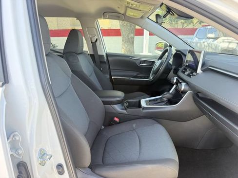 Used 2025 Toyota RAV4 XLE FWD image 29