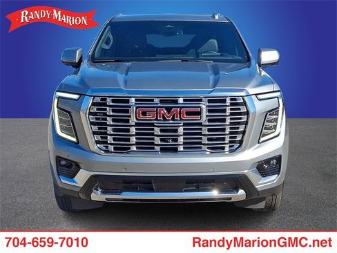 Used 2025 GMC Yukon XL Denali image 2