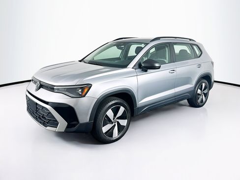 Used 2025 Volkswagen Taos S AWD/4WD image 3