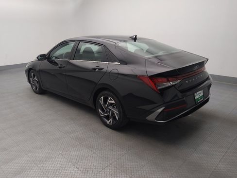 Used 2025 Hyundai Elantra SEL FWD image 5