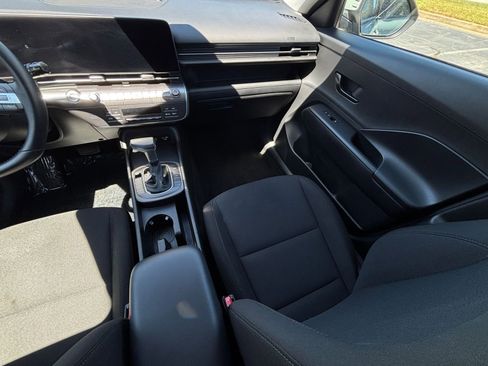 Used 2025 Hyundai Kona SEL image 36