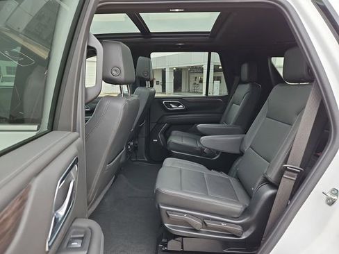 Used 2024 Chevrolet Tahoe LT w/ LT Signature Package RWD image 27
