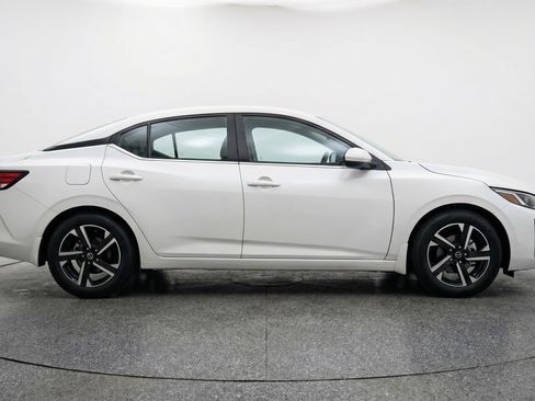 Used 2025 Nissan Sentra SV image 11