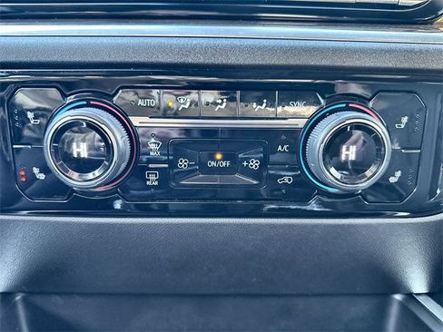 Used 2024 Chevrolet Silverado 1500 RST w/ Z71 Off-Road Package image 11