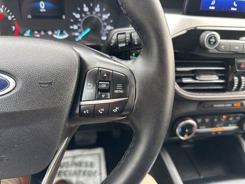 Used 2022 Ford Escape SE w/ SE Sport Appearance Package image 23