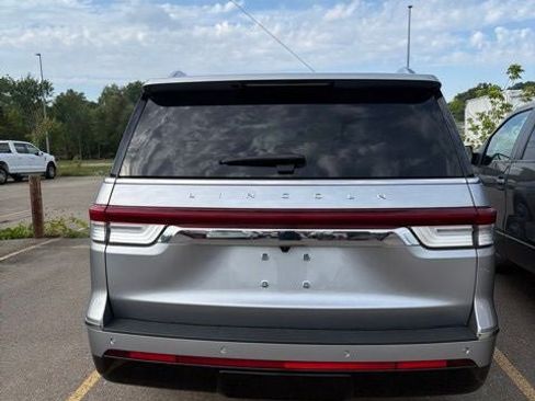 Used 2024 Lincoln Navigator L Reserve w/ Equipment Group 201A AWD/4WD image 3