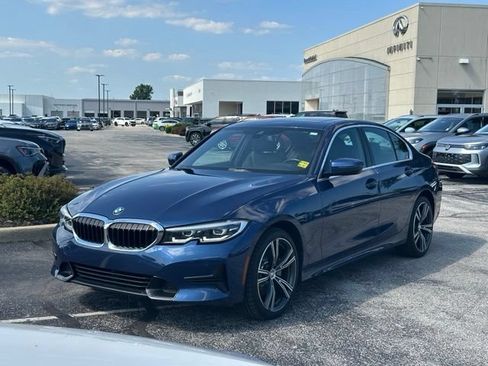 Used 2022 BMW 330i xDrive Sedan w/ Premium Package 2 AWD/4WD image 3