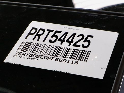 Used 2023 Tesla Model Y Long Range image 34