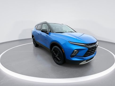 Used 2024 Chevrolet Blazer LT w/ Convenience Package image 2