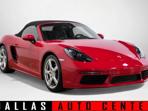 Used 2020 Porsche 718 Boxster image 2