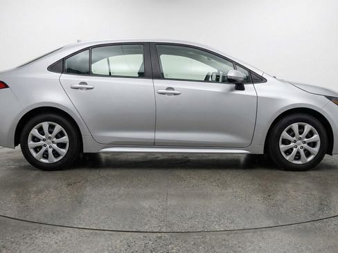 Used 2025 Toyota Corolla LE FWD image 8