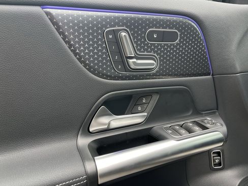 Used 2025 Mercedes-Benz GLA 250 4MATIC image 14