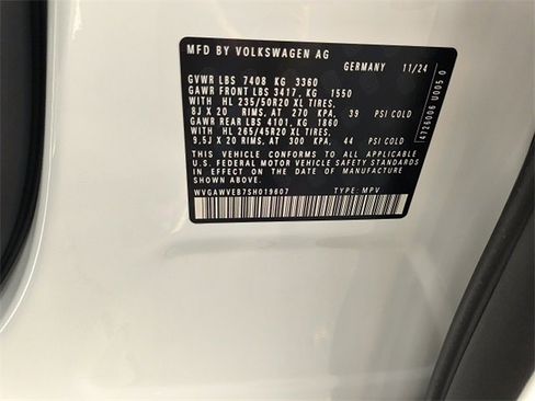 New 2025 Volkswagen ID. Buzz Pro S image 32