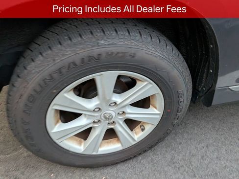 Used 2012 Toyota Highlander SE w/ Tow Pkg AWD/4WD image 9