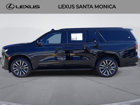 Used 2023 Cadillac Escalade ESV Sport AWD/4WD image 8