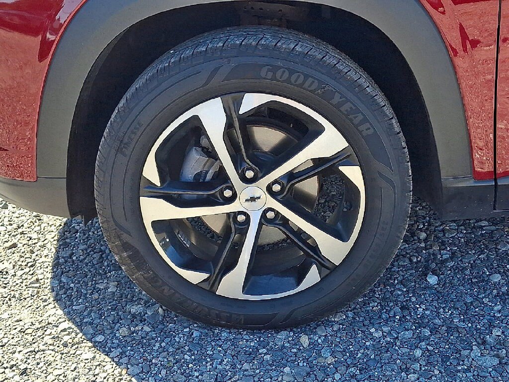 Used 2024 Chevrolet Trax RS w/ Driver Confidence Package FWD image 31