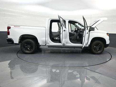 Used 2024 Chevrolet Silverado 1500 Custom Trail Boss AWD/4WD image 32